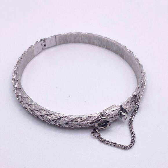 Trifari Bracelet with Safety Chain Silver Tone - Picture 2 of 6